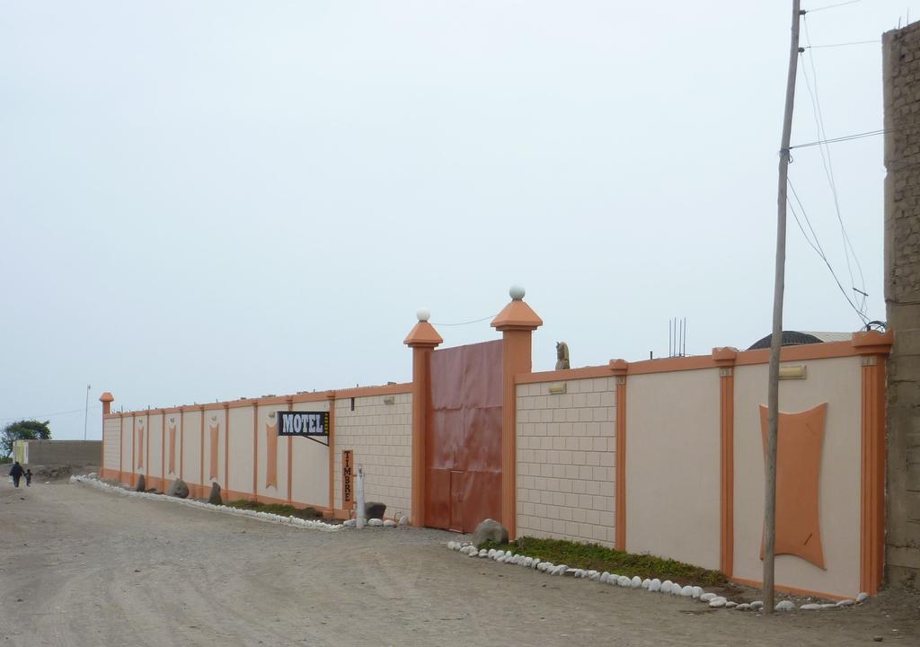 Motel Sahara Suites Barranca Bagian luar foto